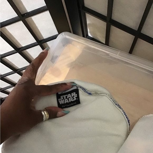 Bundle NWOT 2 Star Wars Caps and 1 Scarf Star Wars BB8 & R2-D2. - Picture 5 of 6